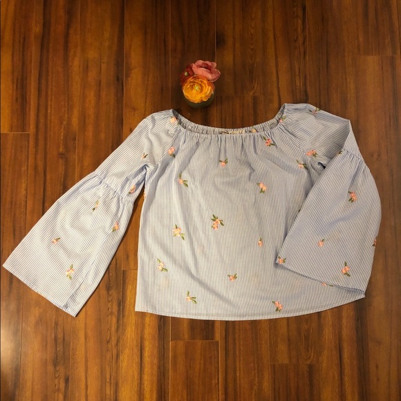 Gypsies & Moondust Tops - Gypsies and Moondust 🌙 Bell Sleeve Top